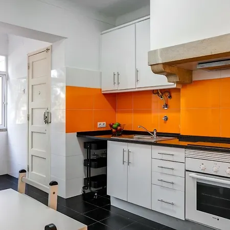 Hip And Spacious Tm Flat In Areeiro דירה ליסבון