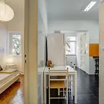 Hip And Spacious Tm Flat In Areeiro *